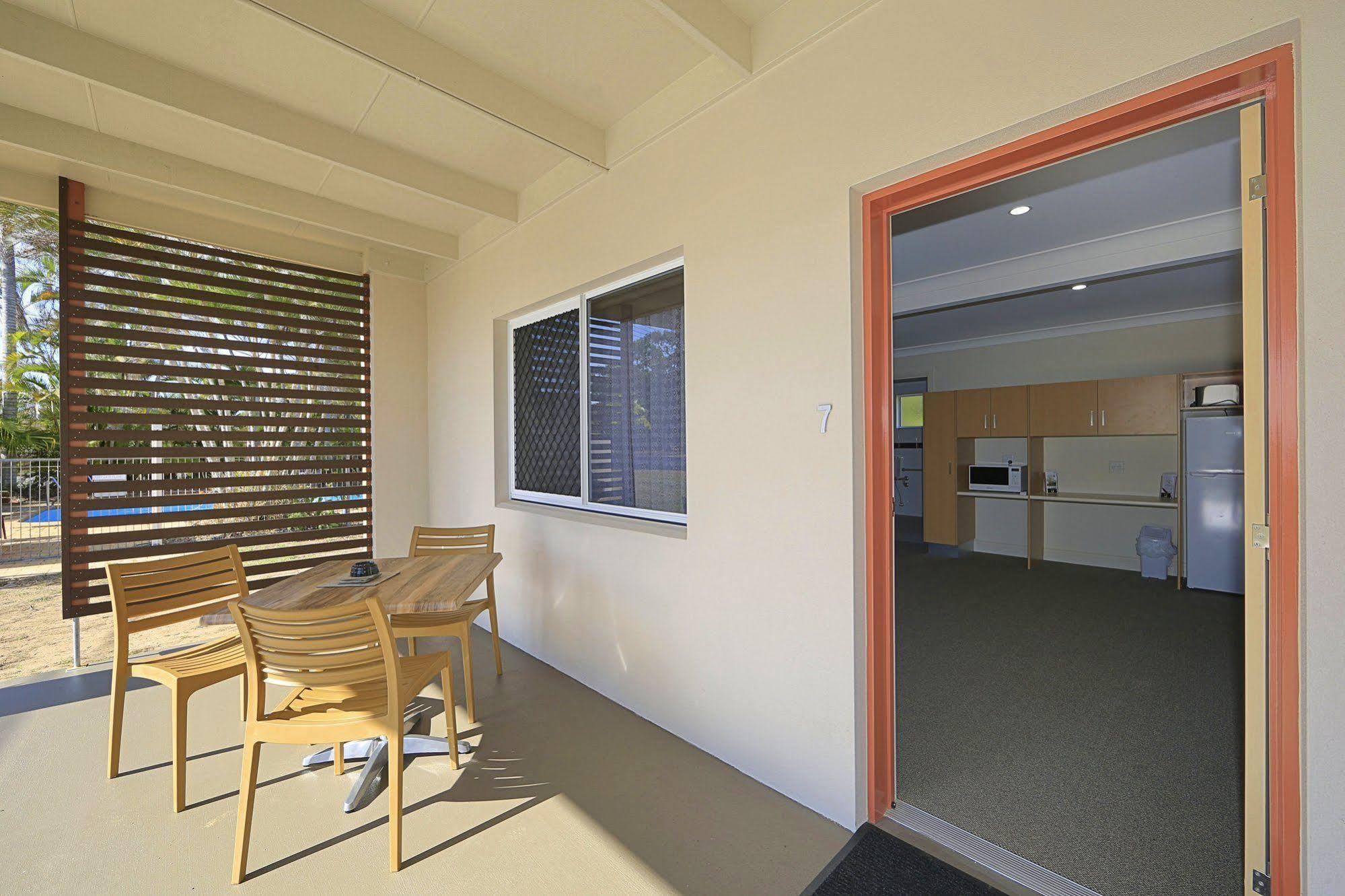 Moore Park Beach Inn Bundaberg Exterior photo